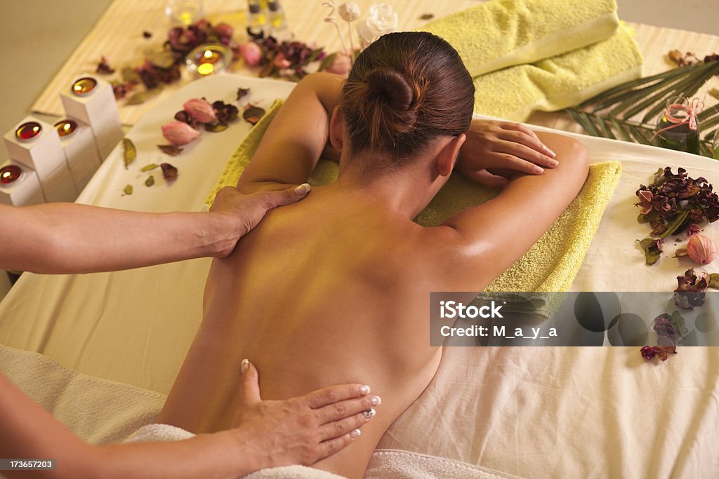 Massagem nas costas. - Royalty-free Aconchegante Foto de stock
