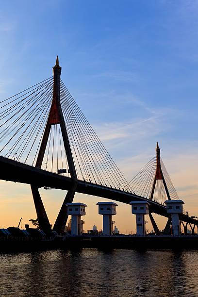 mega bridge, tailândia - city mega night built structure - fotografias e filmes do acervo