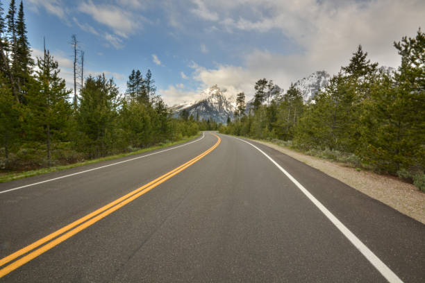 istock Roadtrip into the mountains 173659163