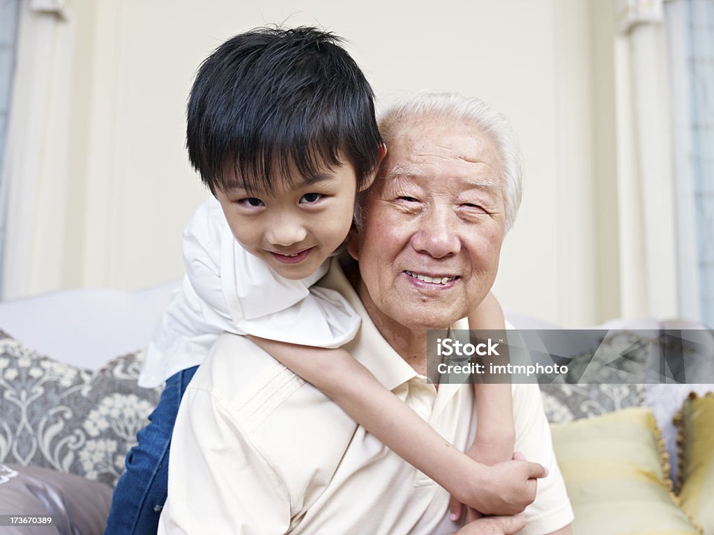 grandpa e neto - Foto de stock de Avós e Avôs royalty-free