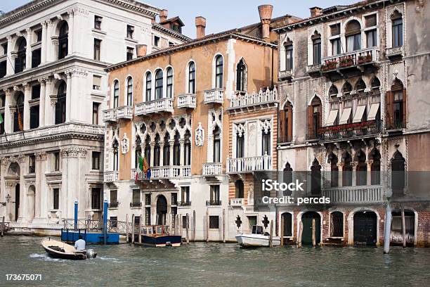 Grand Canal Em Veneza Itália - Fotografias de stock e mais imagens de Antigo - Antigo, Ao Ar Livre, Apartamento