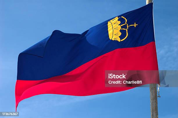 Bandeira Principado Do Liechtenstein - Fotografias de stock e mais imagens de Azul - Azul, Bandeira, Cena Não Urbana