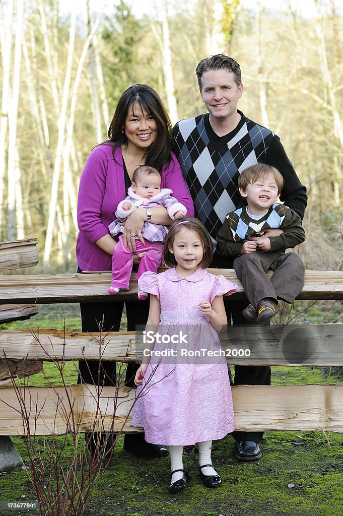 Familia de cinco - Foto de stock de Adulto libre de derechos