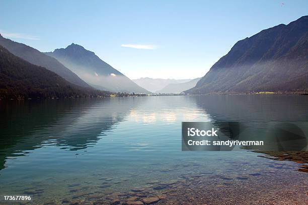 Lake Achensee Widok W Kierunku Maurach - zdjęcia stockowe i więcej obrazów Alpy - Alpy, Austria, Fotografika
