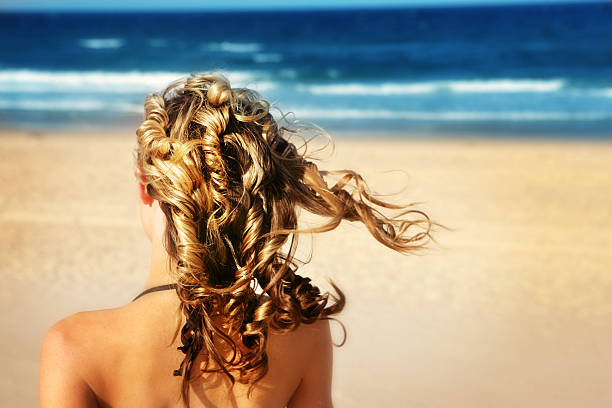 spiaggia da sogno - blond hair human hair women hairstyle foto e immagini stock