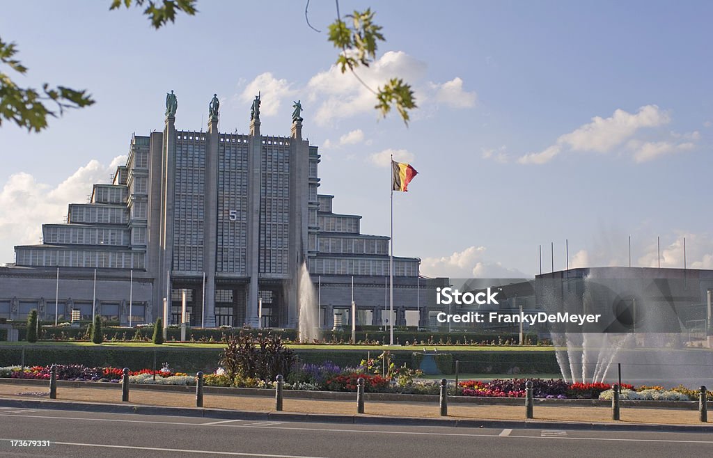 Brukseli Expo building - Zbiór zdjęć royalty-free (Bruksela - Region Stołeczny)