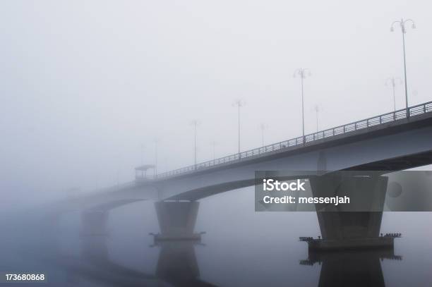 Mistybrücke Stockfoto und mehr Bilder von Grantig - Grantig, Juni, Nebel