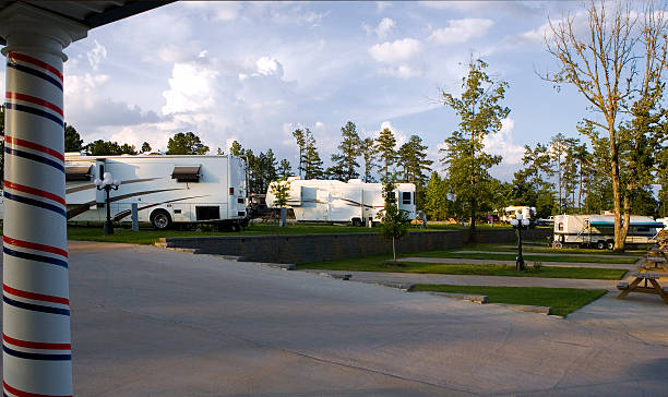 rv camp en los pines - circa 5th century fotografías e imágenes de stock