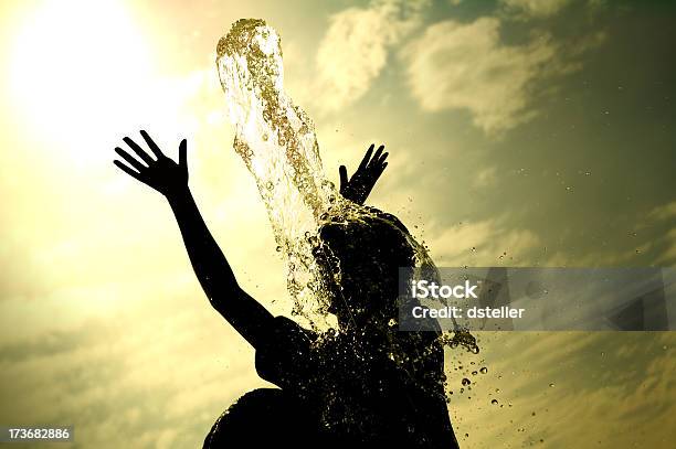 Adoración Foto de stock y más banco de imágenes de Adolescente - Adolescente, Adulto, Agua