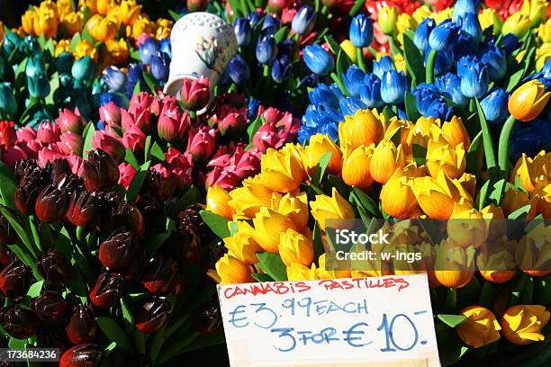 Tulpen Und Cannabis Stockfoto und mehr Bilder von Amsterdam - Amsterdam, Hanfpflanze, Blume