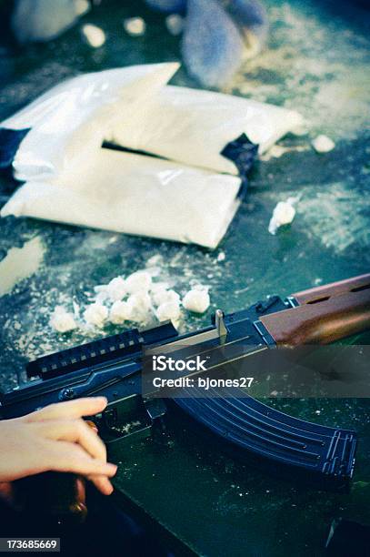 Photo libre de droit de Drogue Den banque d'images et plus d'images libres de droit de AK-47 - AK-47, Cocaïne, Drogue