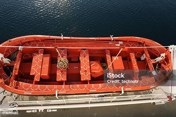 Photo libre de droit de Chaloupe banque d'images et plus d'images libres de droit de Bateau de voyageurs - Bateau de voyageurs, Chaloupe, De grande taille