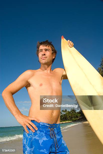 Foto de Surfista e mais fotos de stock de Adulto - Adulto, Arrebentação, Atividade