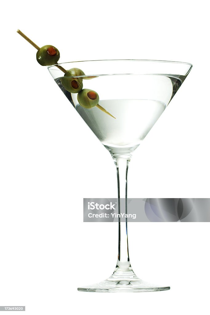 Copo de Martini Cocktail, bebida alcoólica com azeitonas sobre Palito Dental, isolado - Royalty-free Martini Foto de stock
