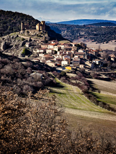 istock Pelegrina 1736934649