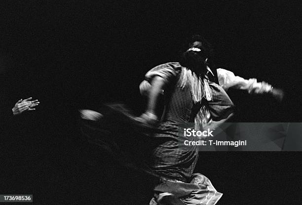 Casal Dança - Fotografias de stock e mais imagens de Dança Flamenca - Dança Flamenca, Dança Moderna, Dançar