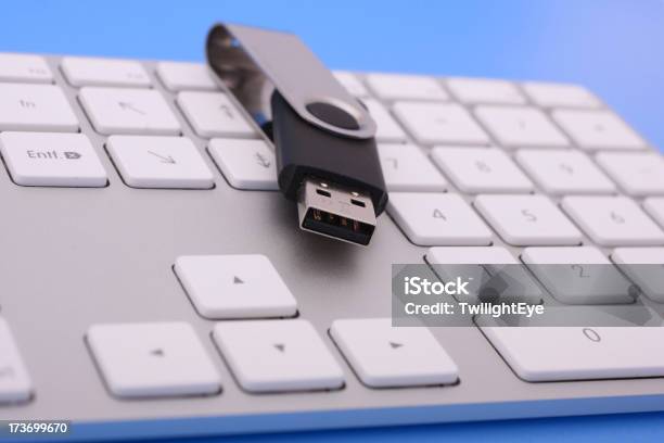 Memoria Usb De Teclado Foto de stock y más banco de imágenes de Accesibilidad - Accesibilidad, Archivo, Azul