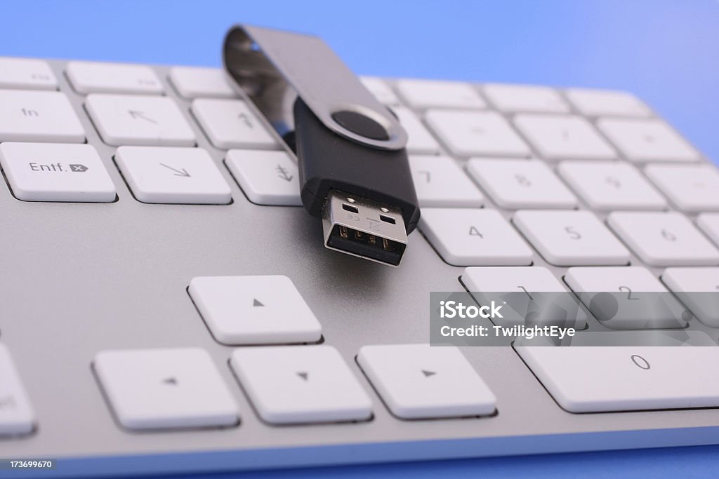 Fique no teclado USB - Foto de stock de Acessibilidade royalty-free