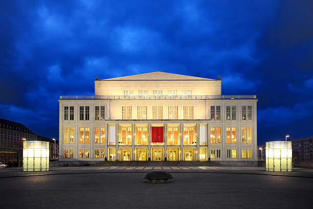 opéra de leipzig - leipzig opera opera house night photos et images de collection