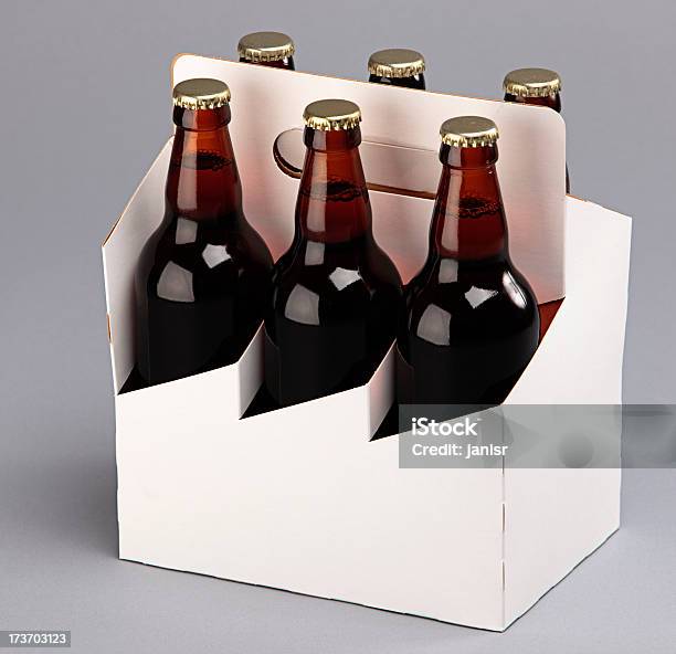 Photo libre de droit de Six Pack De Bière banque d'images et plus d'images libres de droit de Bière - Bière, Pack de six, Boisson