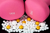 hanteln-und-drogen.jpg?b=1&s=170x170&k=20&c=F4UlN60DMvIK6wk5z1TJX8d0tHJ5Mv0DTzOygps98WE=