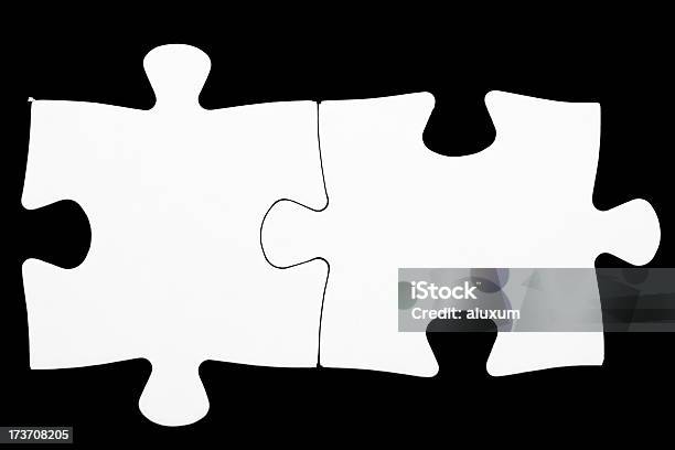 Jigsaw - Fotografie stock e altre immagini di Due oggetti - Due oggetti, Tessera di puzzle, Bianco