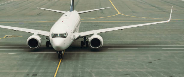 istock Passenger Jet on Taxiway 173717197