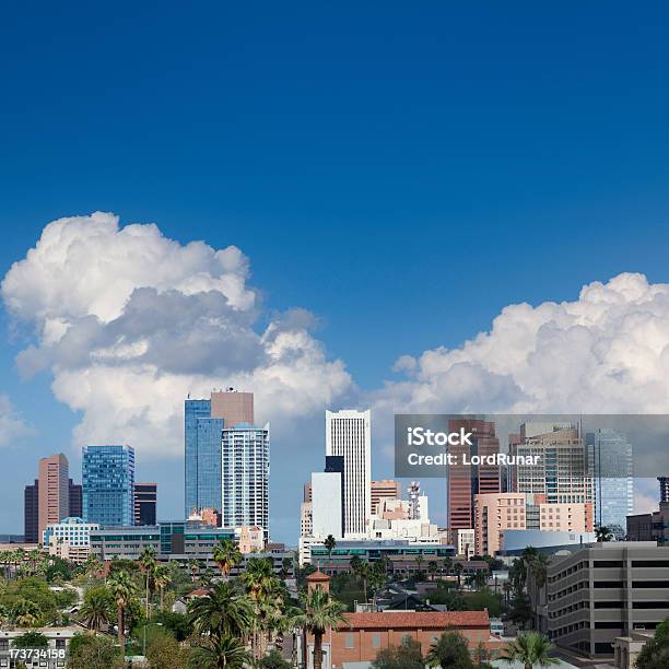 Horizonte De La Ciudad De Phoenix Foto de stock y más banco de imágenes de Phoenix - Arizona - Phoenix - Arizona, Distrito central, Panorama urbano