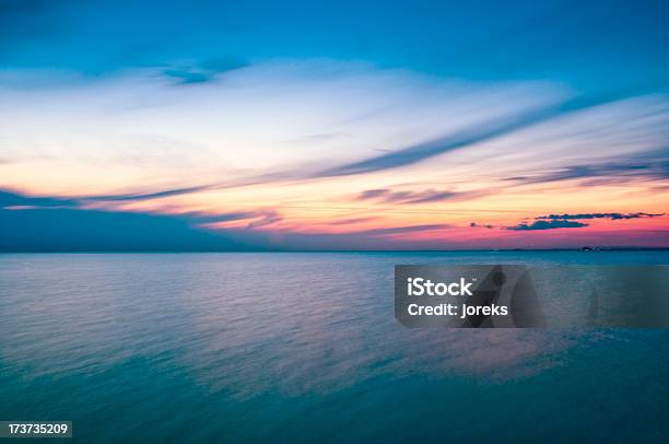 Pôrdosol - Fotografias de stock e mais imagens de Ao Ar Livre - Ao Ar Livre, Areia, Azul