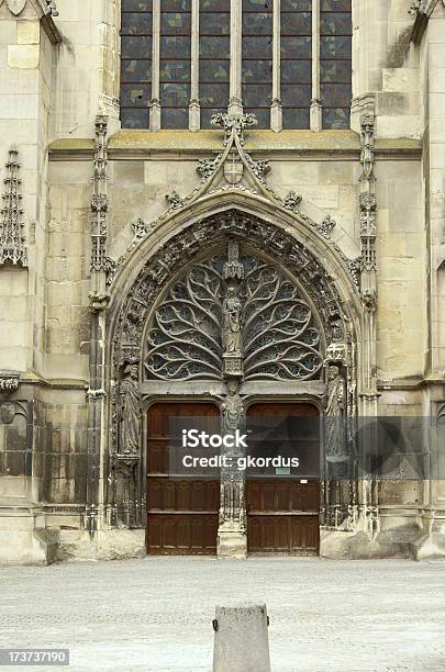 Vor Saint Remi Basilika In Reims Stockfoto und mehr Bilder von Architektur - Architektur, Basilika, Bauwerk