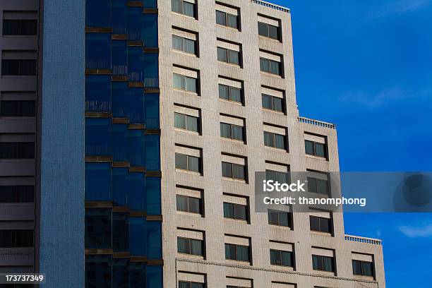 Fachada Del Hotel Con Edificio De Lujo Moderna Arquitectura Foto de stock y más banco de imágenes de Alto - Descripción física