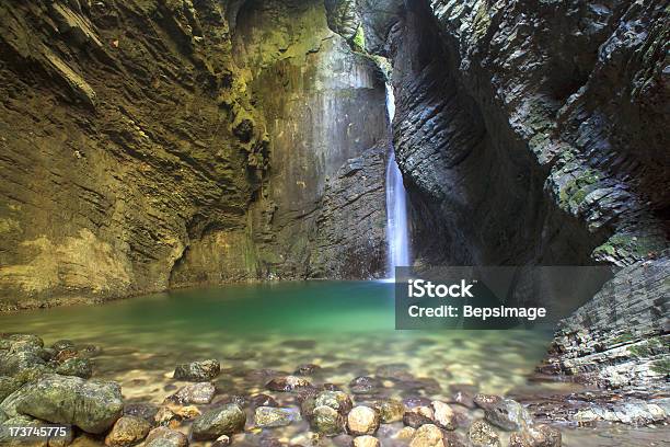 Foto de Kozjak Cachoeira e mais fotos de stock de Alpes Julian - Alpes Julian, Alpes europeus, Buraco