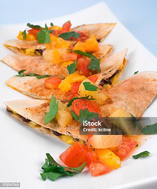 Foto de Quesadillas Vegetariana e mais fotos de stock de Abacaxi - Abacaxi, Coentro, Comida