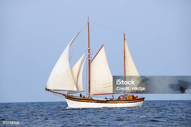 Photo libre de droit de Navire À Voiles banque d'images et plus d'images libres de droit de Activité de loisirs - Activité de loisirs, Activité de plein air, Bateau de plaisance