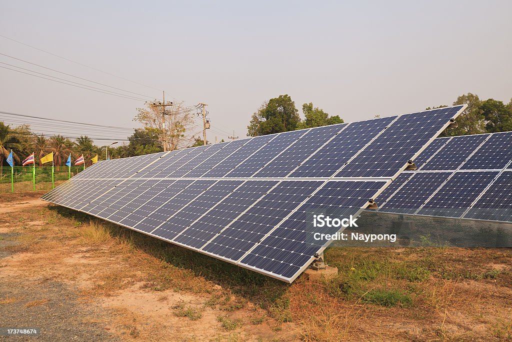 Impianti di energia solare - Foto stock royalty-free di Ambientazione esterna