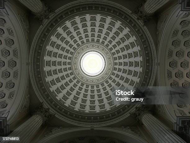 Chiesa Di Imperia - Fotografie stock e altre immagini di Ambientazione interna - Ambientazione interna, Interno di veicolo, Lanterna - Cupola