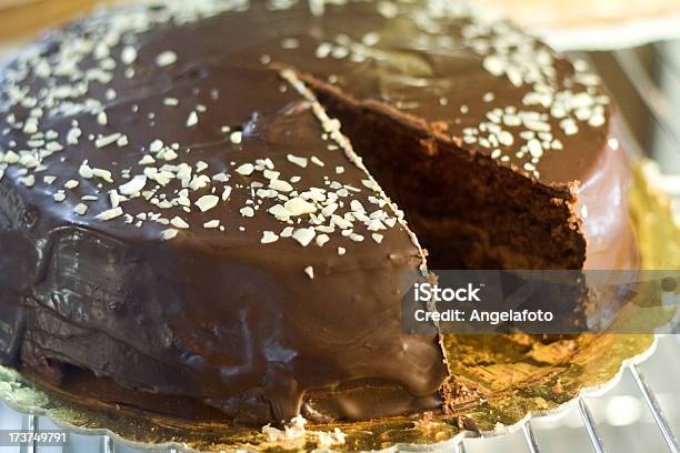 Torta Chocholate Con Una Scansione Mancante - Fotografie stock e altre immagini di Cerchio - Cerchio, Cibi e bevande, Cioccolato