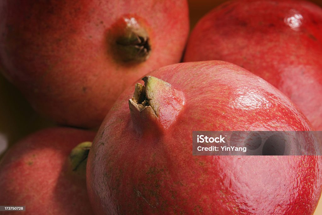 Porträt von Granatapfel - Lizenzfrei Einige Gegenstände - Mittelgroße Ansammlung Stock-Foto