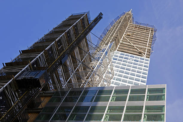 grattacielo di costruzione sito # 5 xl - apartment building exterior urban scene window foto e immagini stock