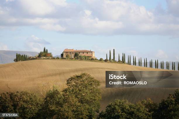 Villa In Toscana La Val Dorciaitalia - Fotografie stock e altre immagini di Autunno - Autunno, Bellezza naturale, Campo