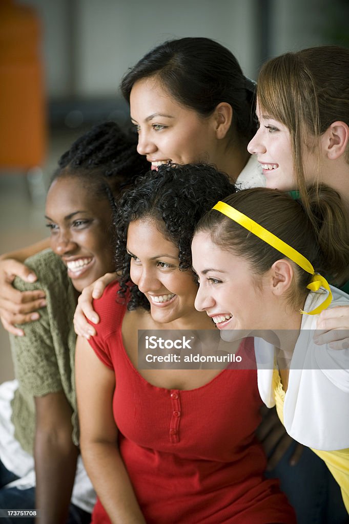 Meninas sorrindo - Foto de stock de Abraçar royalty-free