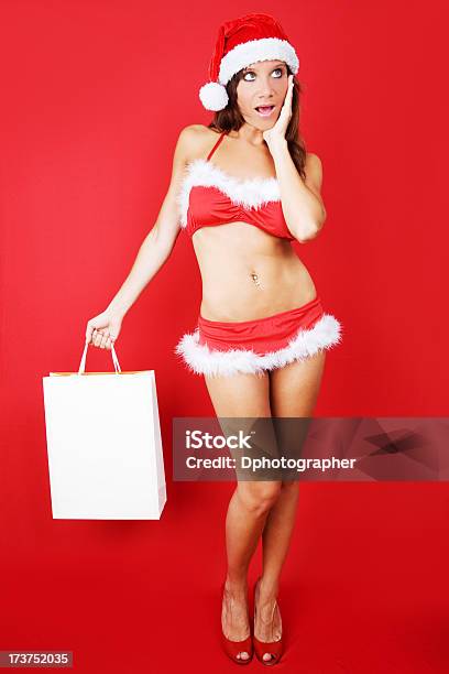 クリスマスの女の子 - 1人のストックフォトや画像を多数ご用意 - 1人, お祝い, カットアウト