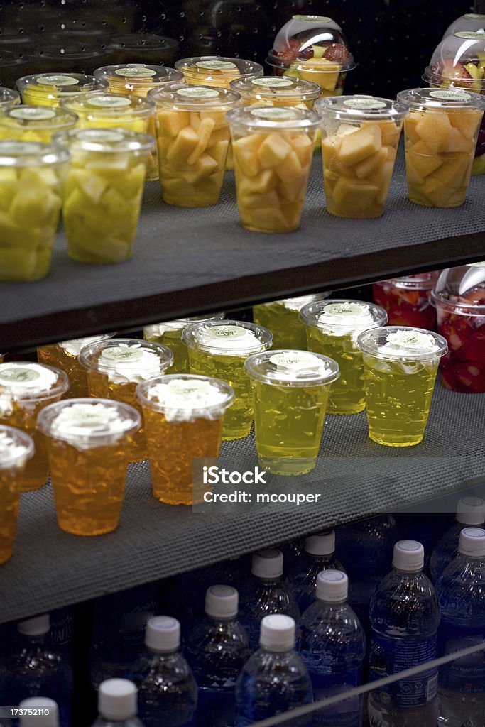 Caja de exhibición de frutas - Foto de stock de Agua libre de derechos