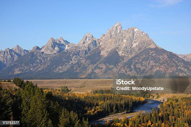 Grand Teton Y Del Río Snake Foto de stock y más banco de imágenes de Agua - Agua, Aire libre, Aislado