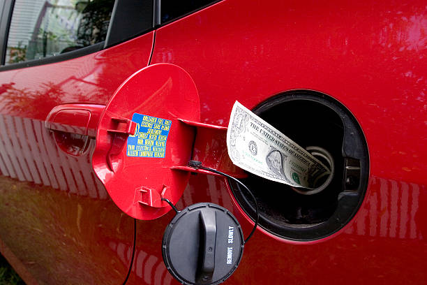 gás de dinheiro - currency odometer car gasoline imagens e fotografias de stock