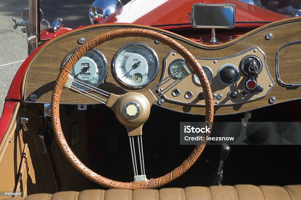 Tableau de bord de voiture classique - Photo de Antiquités libre de droits