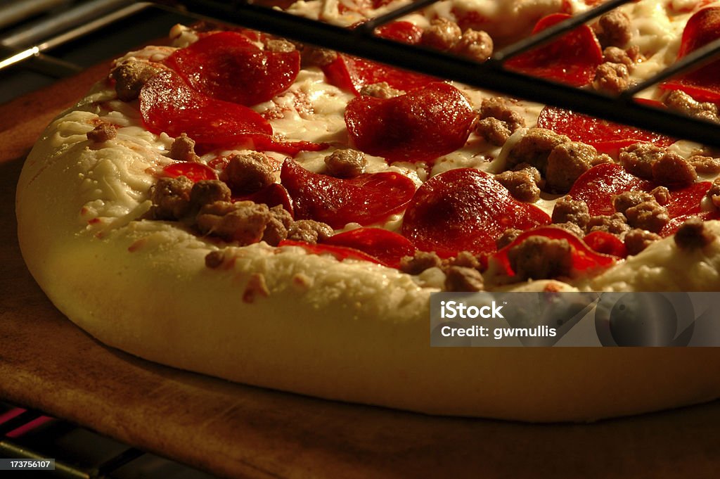 Chaud et au four de 2 - Photo de Pizza libre de droits