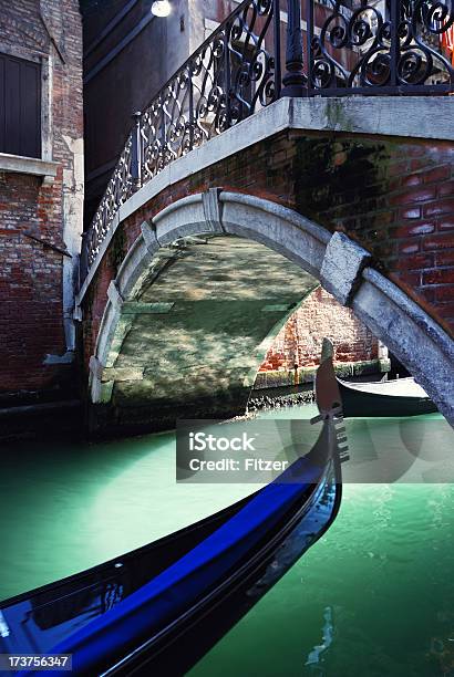 Tráfego Em Veneza - Fotografias de stock e mais imagens de Arco - Caraterística arquitetural - Arco - Caraterística arquitetural, Arquitetura, Canal - Água Corrente