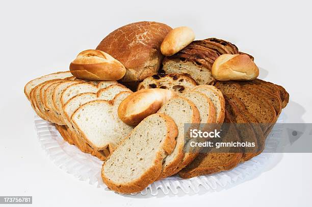 Foto de Pão e mais fotos de stock de Fundo Branco - Fundo Branco, Pão Pumpernickel, Alimentação Saudável