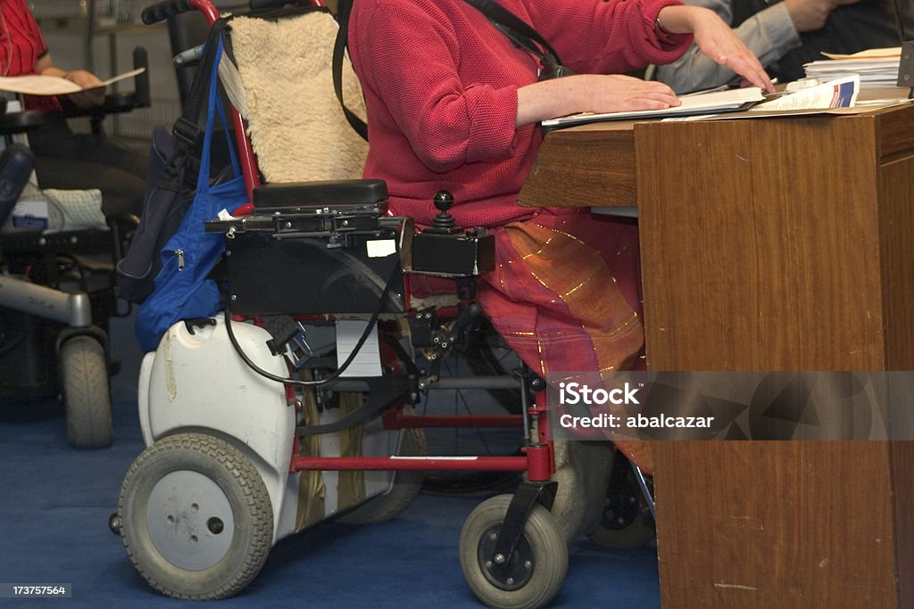 사용불가능 컨퍼런스 - 로열티 프리 전동식 휠체어 스톡 사진